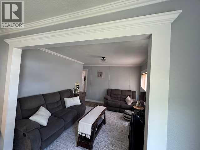 208 1 Street W — photo 5