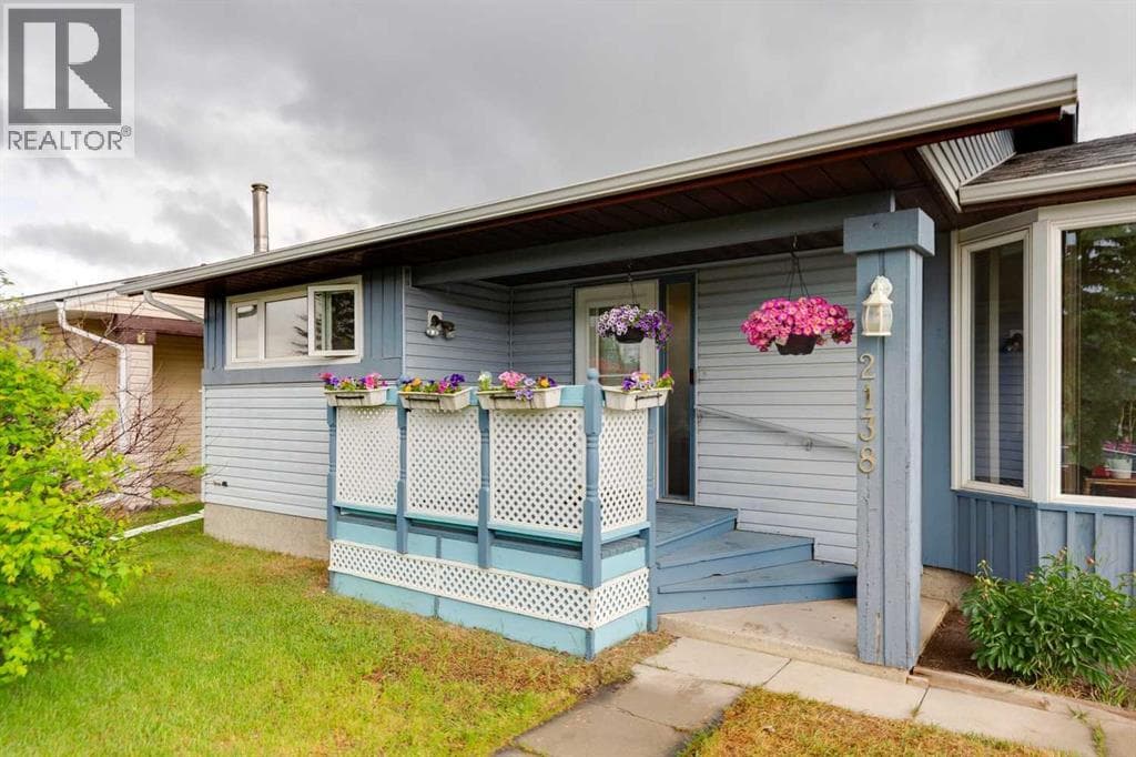 2138 Summerfield Boulevard SE — photo 2