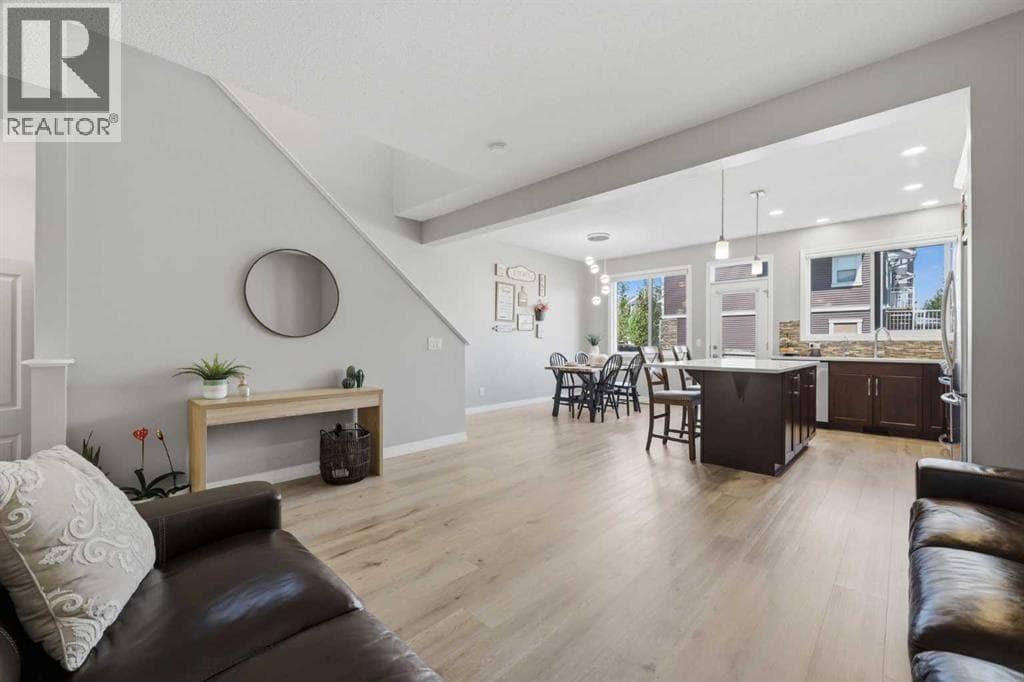 58 Kingfisher Crescent SE — photo 5