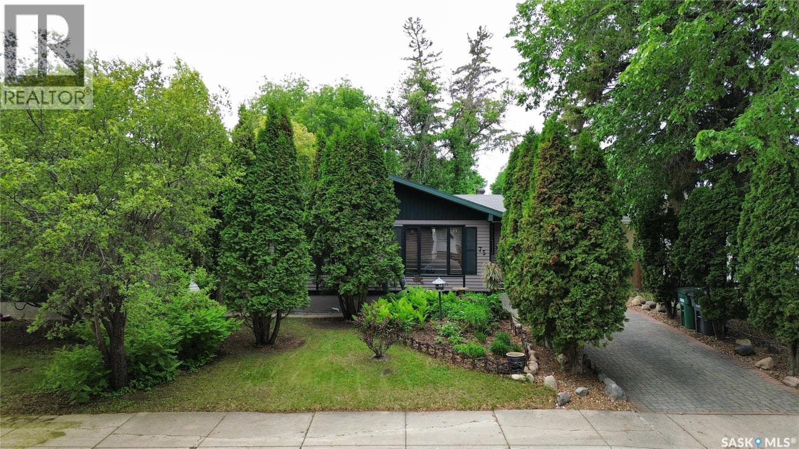 75 Richmond CRESCENT — photo 2