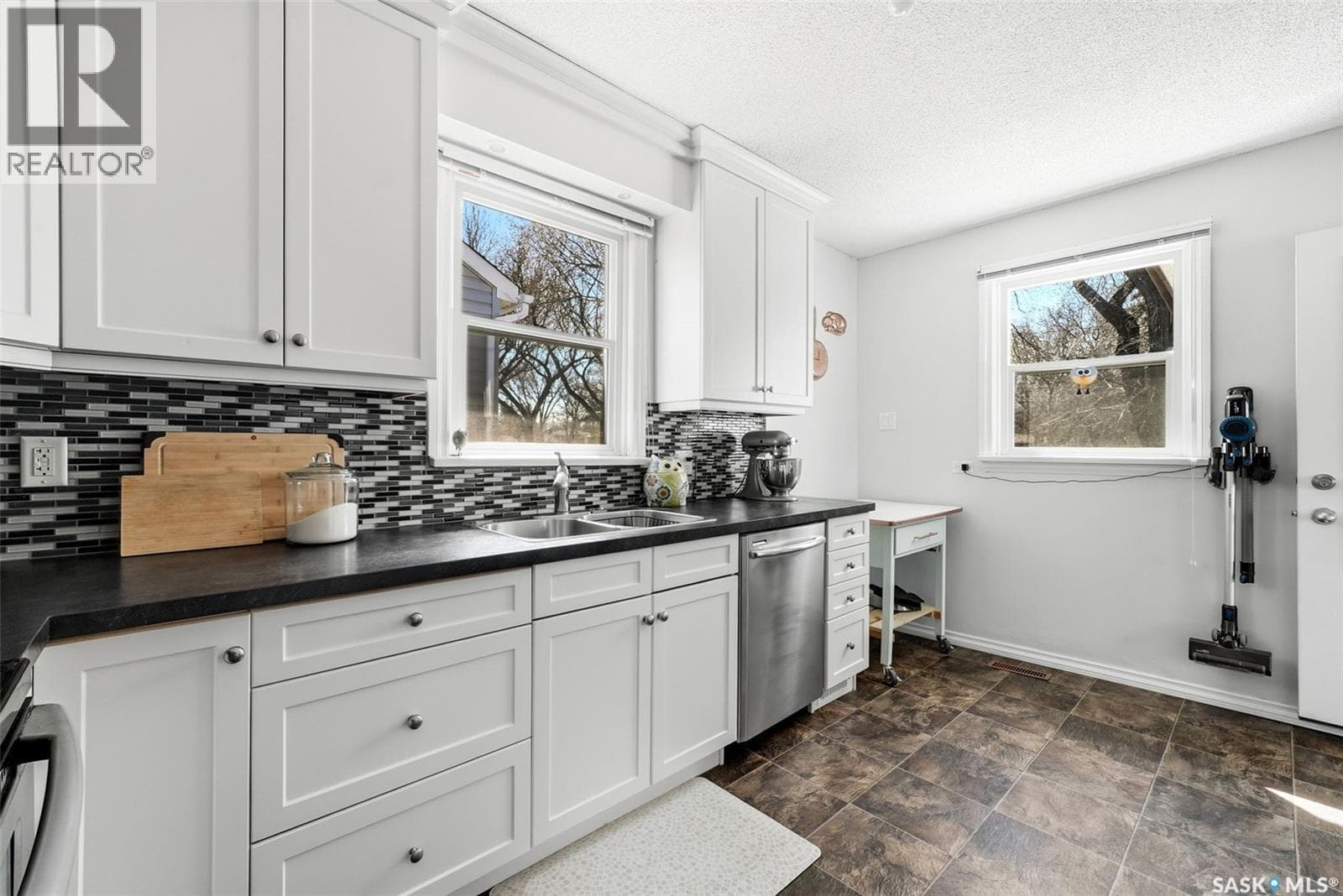 234 Broadway AVENUE — photo 4