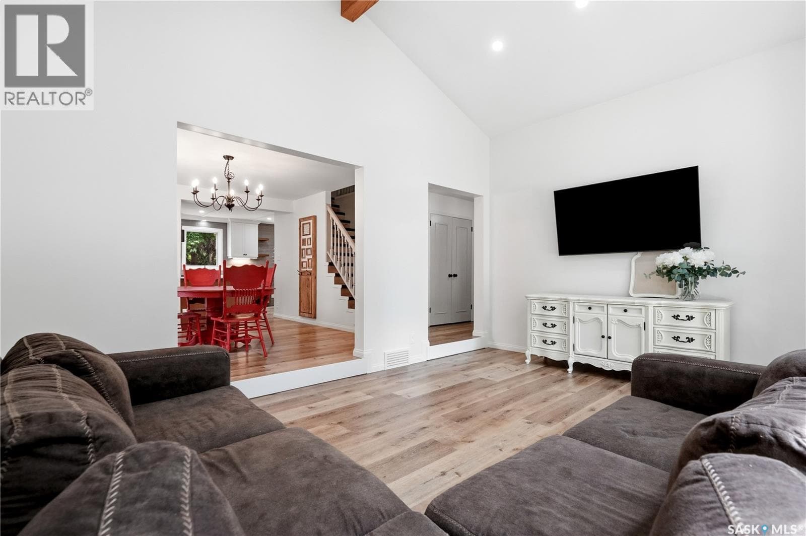 2206 Hanover CRESCENT E — photo 4