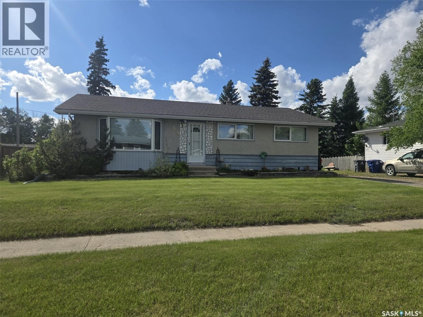 613 3rd STREET W