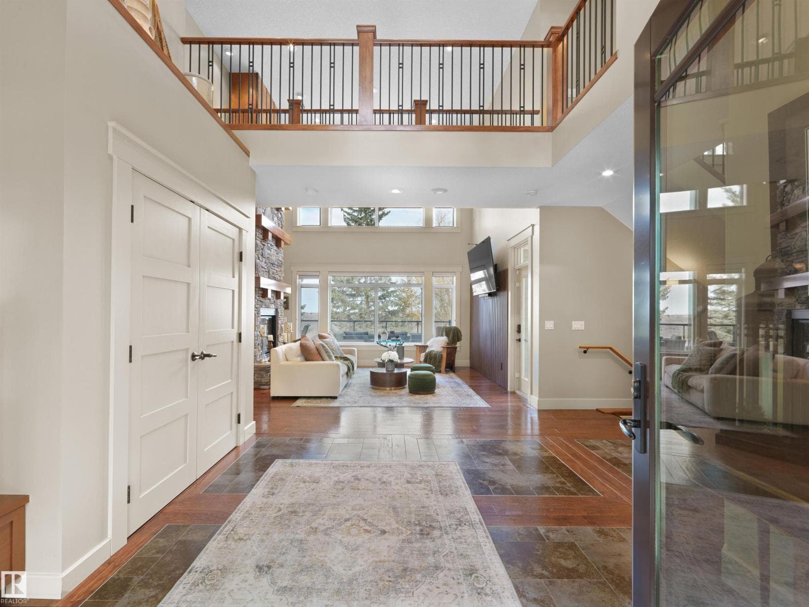 112 WINDERMERE DR NW — photo 5