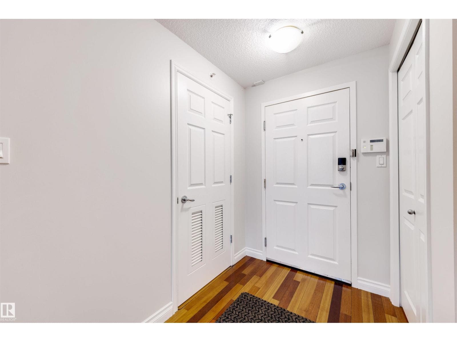#305 9803 96A ST NW — photo 2