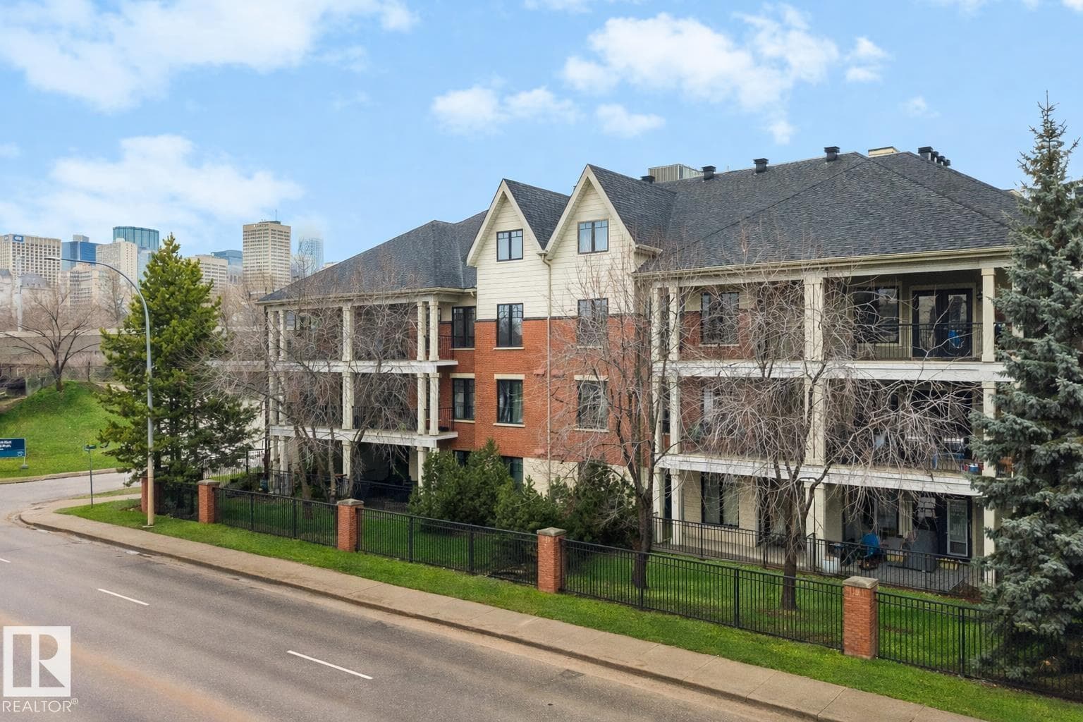 #305 9803 96A ST NW