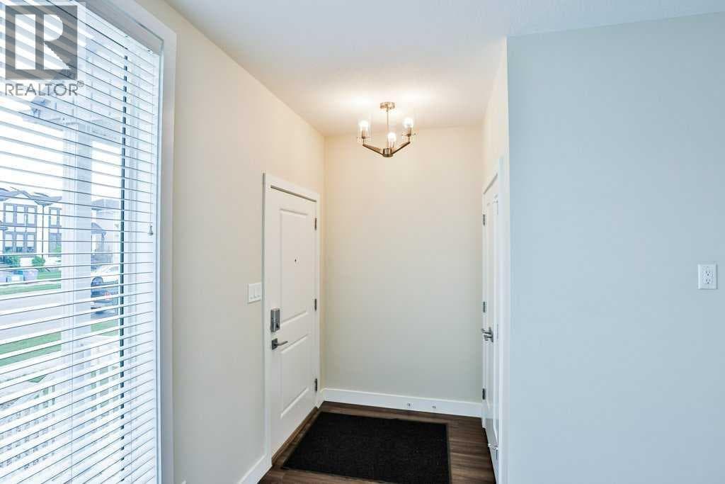 267 Grassland Boulevard W — photo 2