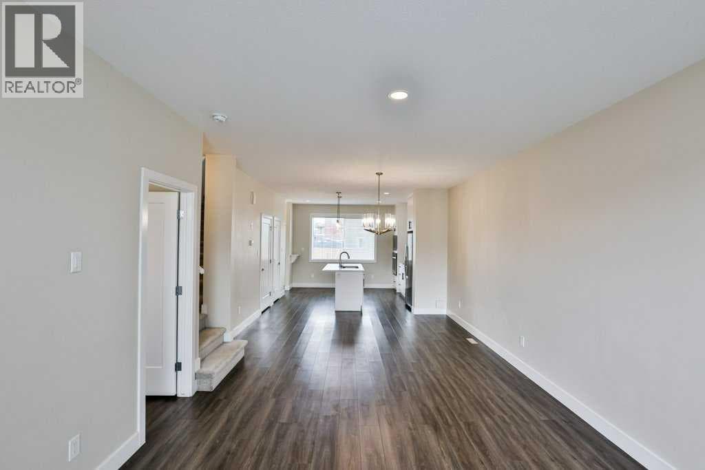 267 Grassland Boulevard W — photo 3