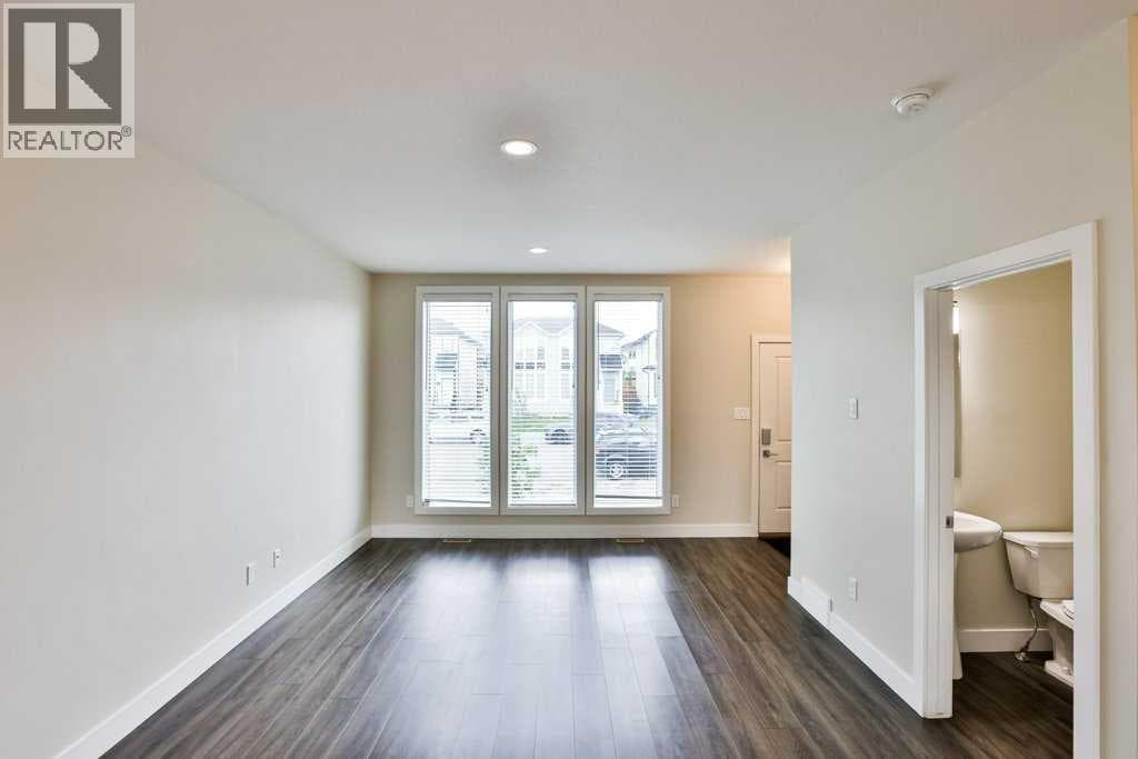 267 Grassland Boulevard W — photo 4