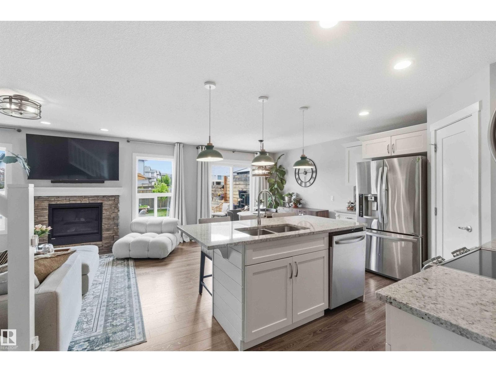 125 SUMMERSTONE LN