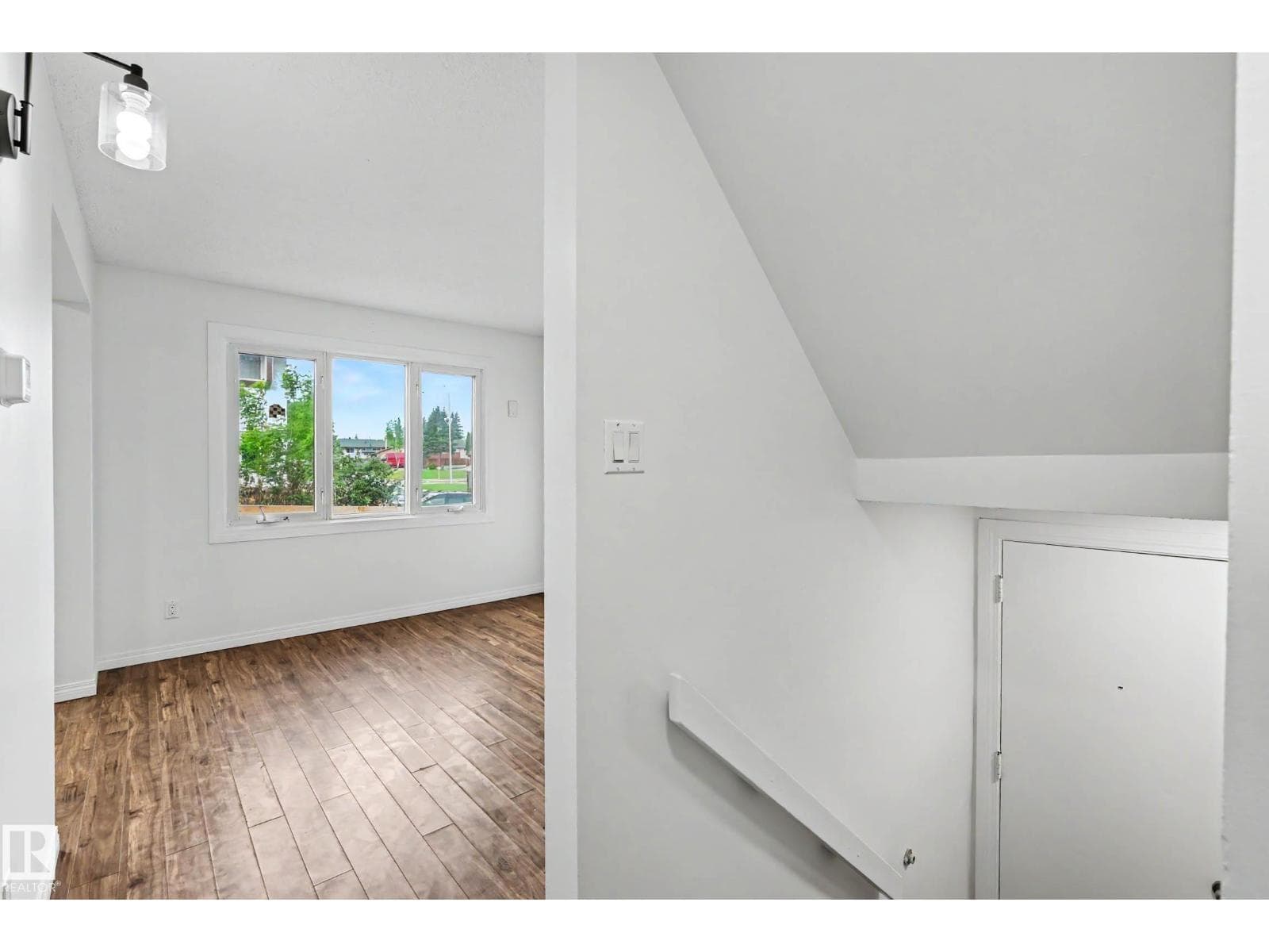 #8 14225 82 ST NW — photo 3