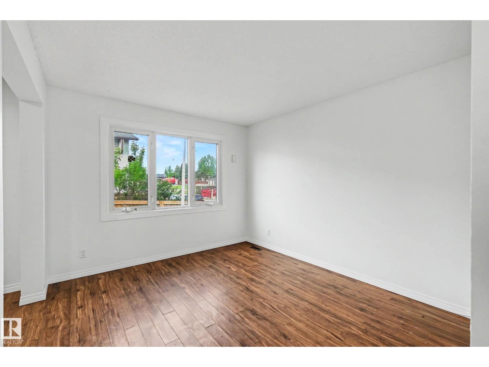 #8 14225 82 ST NW — photo 4
