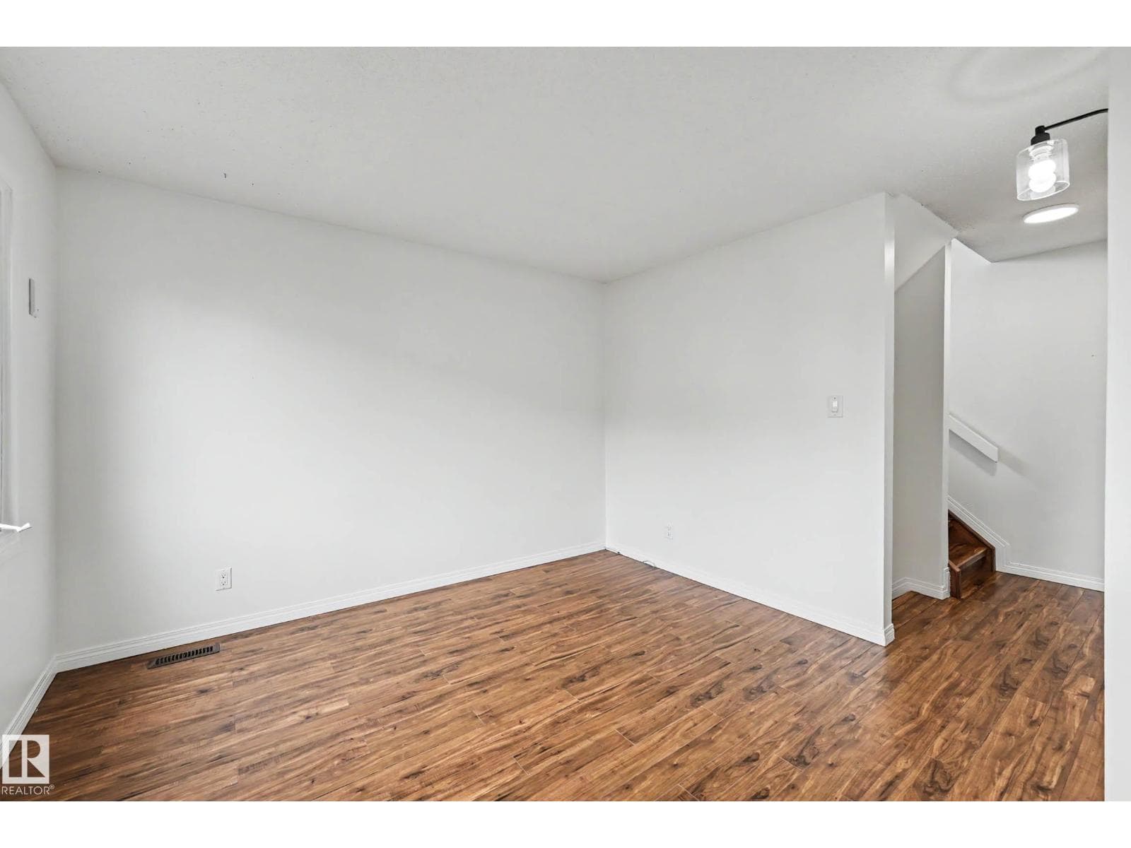 #8 14225 82 ST NW — photo 5