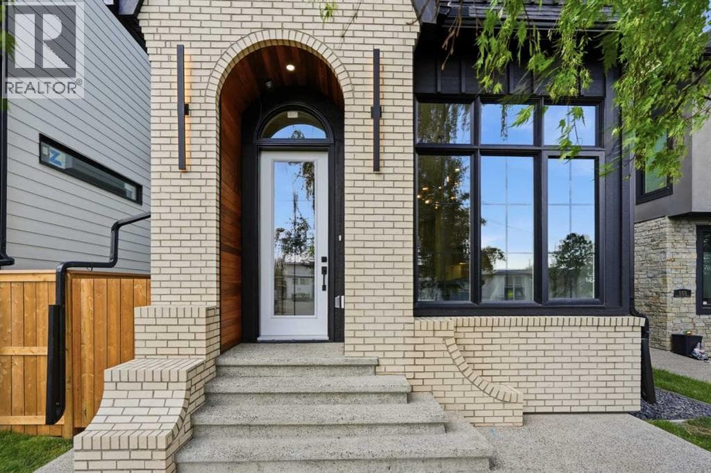 510 54 Avenue SW — photo 2