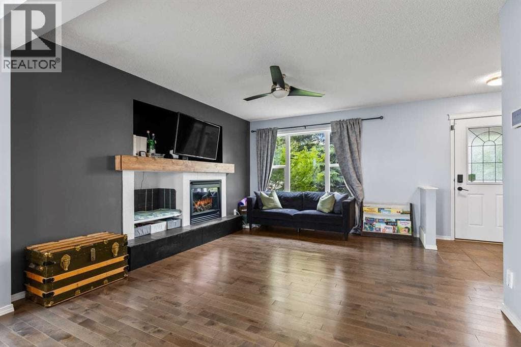 103 Copperfield Heights SE — photo 2