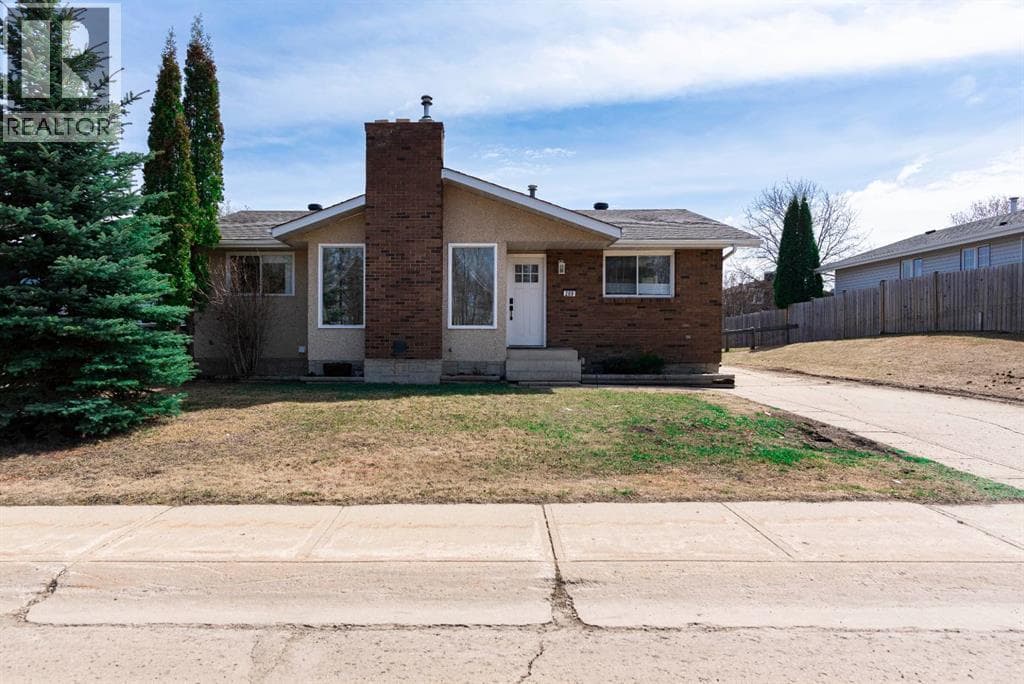 209 Woodland Drive — photo 2