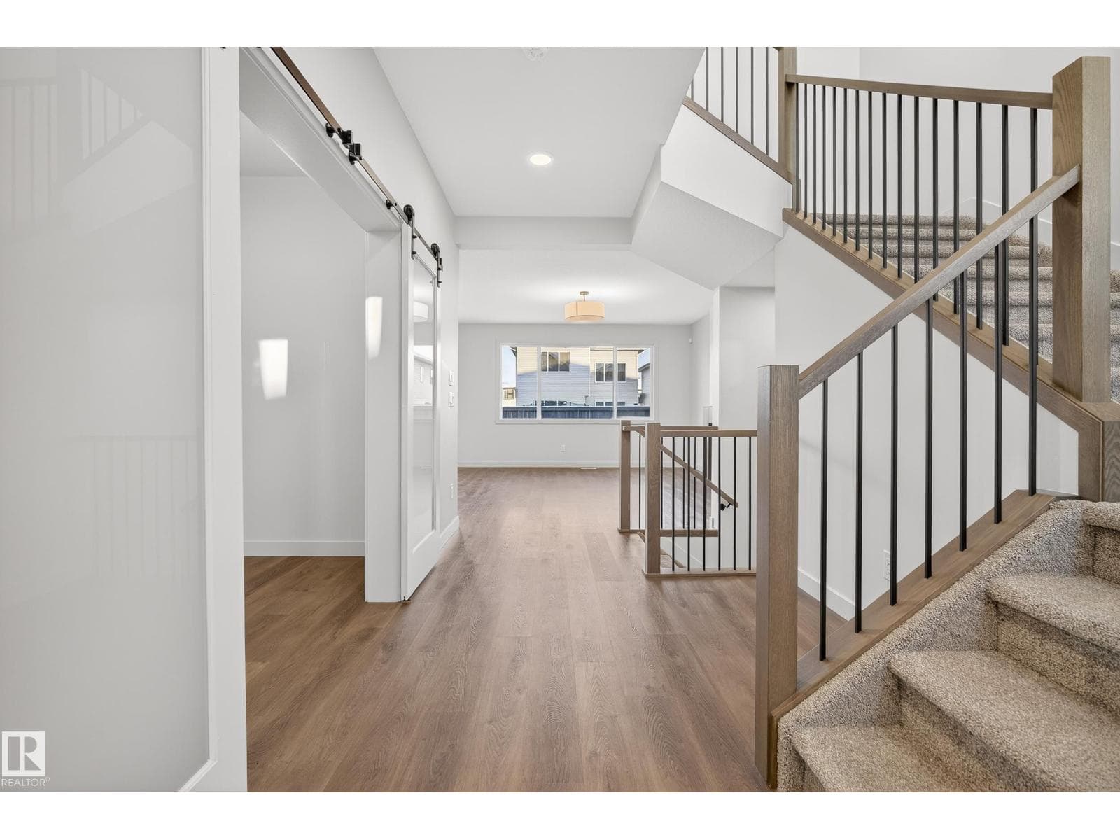 10 PRESCOTT BV — photo 3