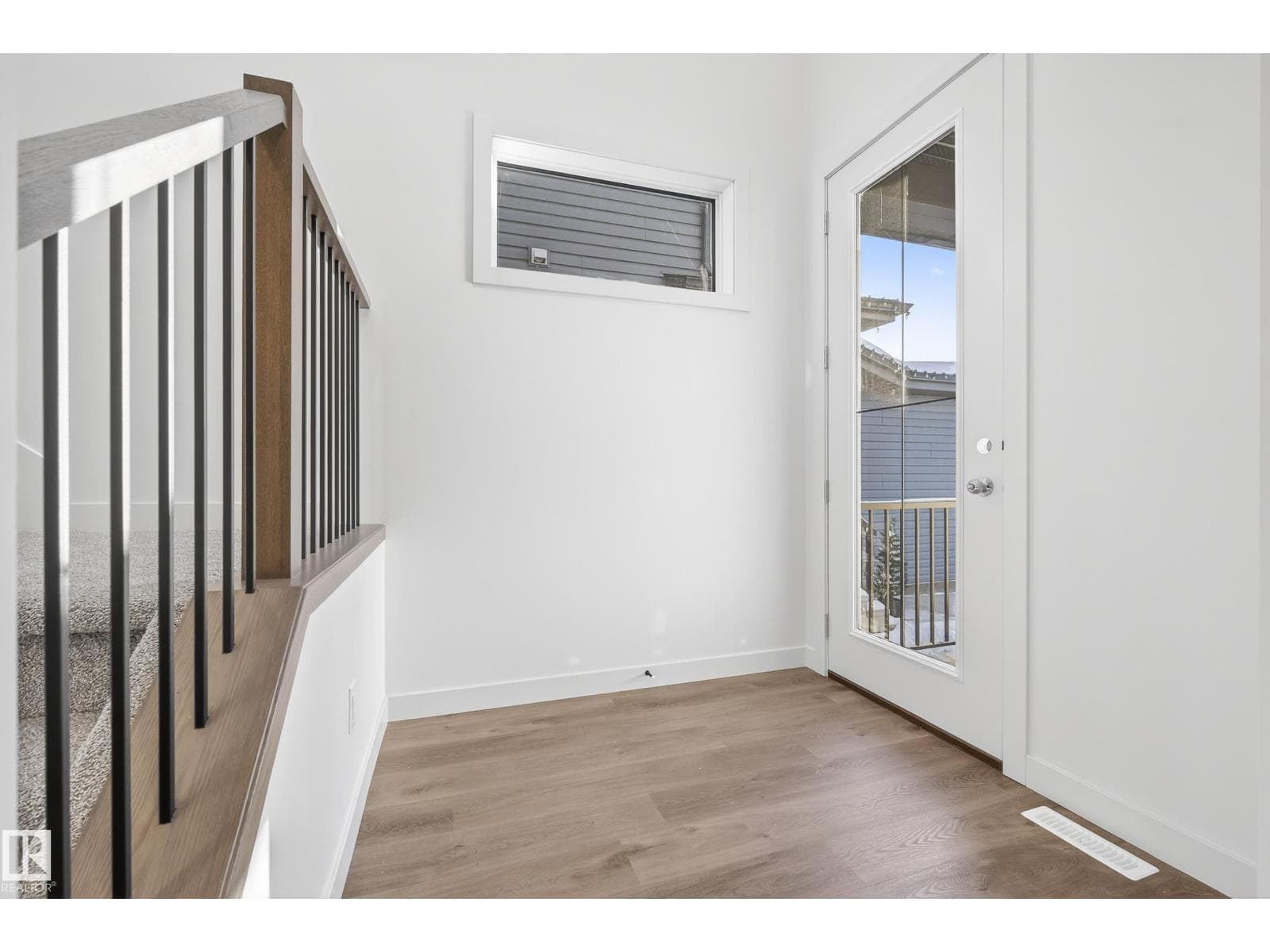 10 PRESCOTT BV — photo 4