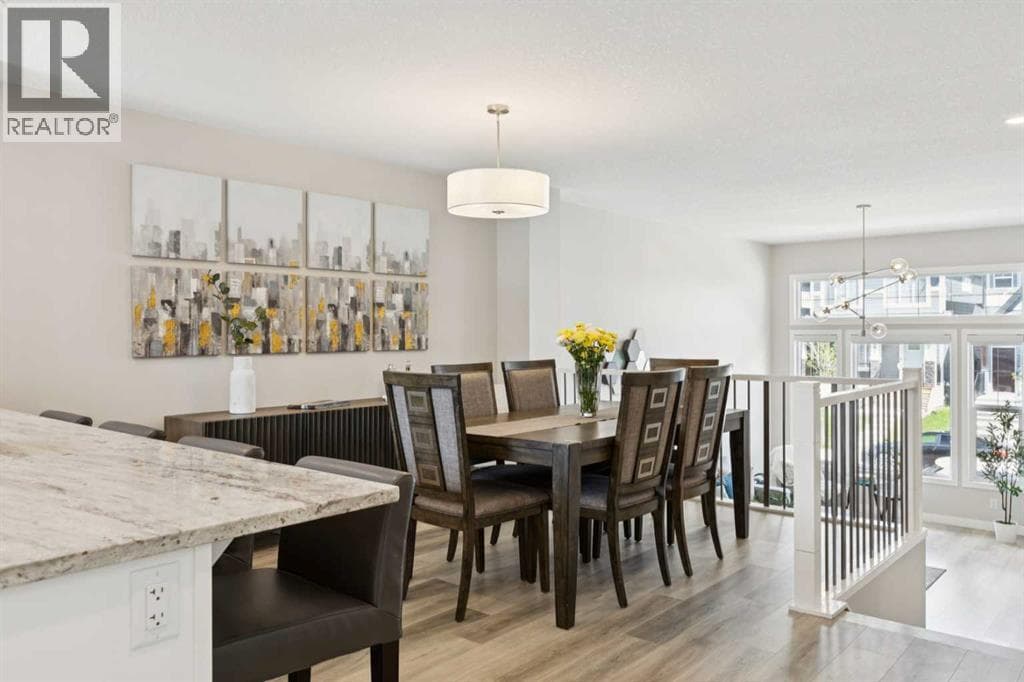 303 Masters Row SE