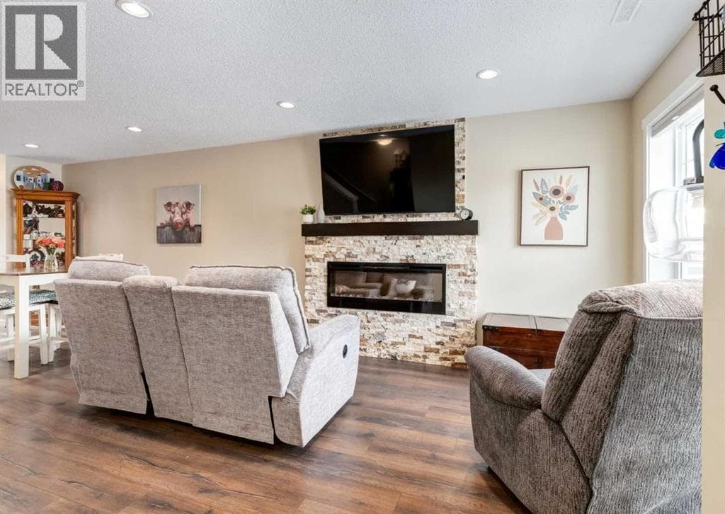 606 Cranford Mews SE — photo 4