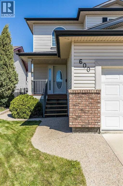 600 Stark Way SE — photo 2