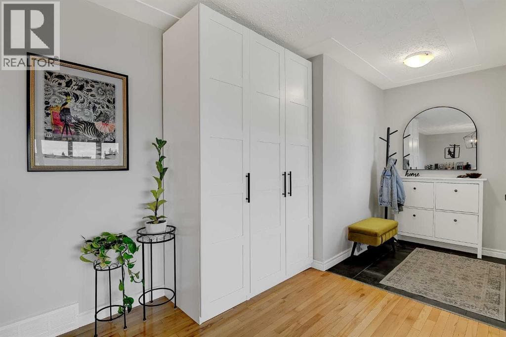 10015 89 Avenue — photo 3