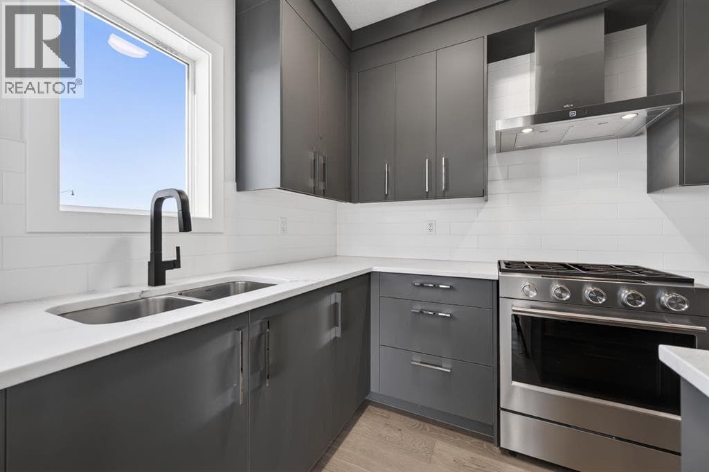 709 Dawson Common — photo 4