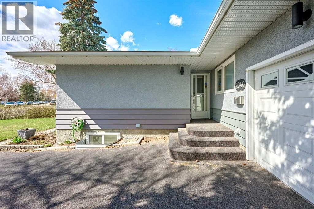 2940 Blakiston Drive NW — photo 3