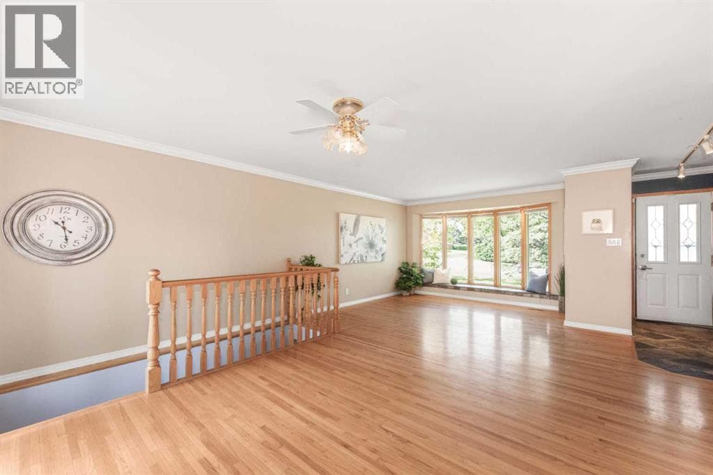 423 Spyhill Road NW — photo 4