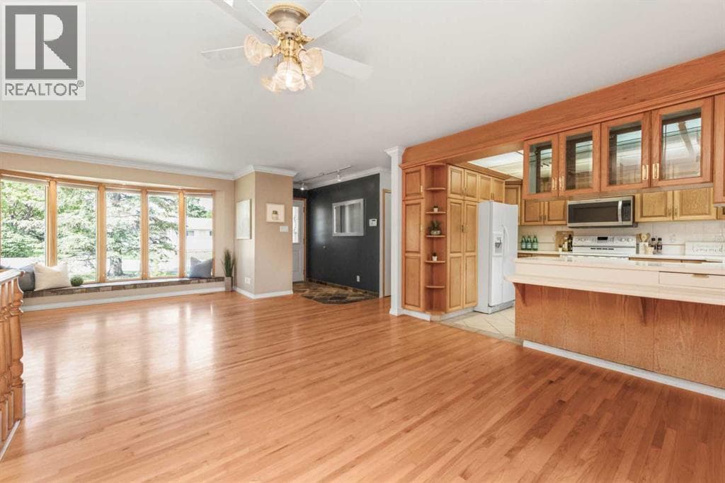 423 Spyhill Road NW — photo 5
