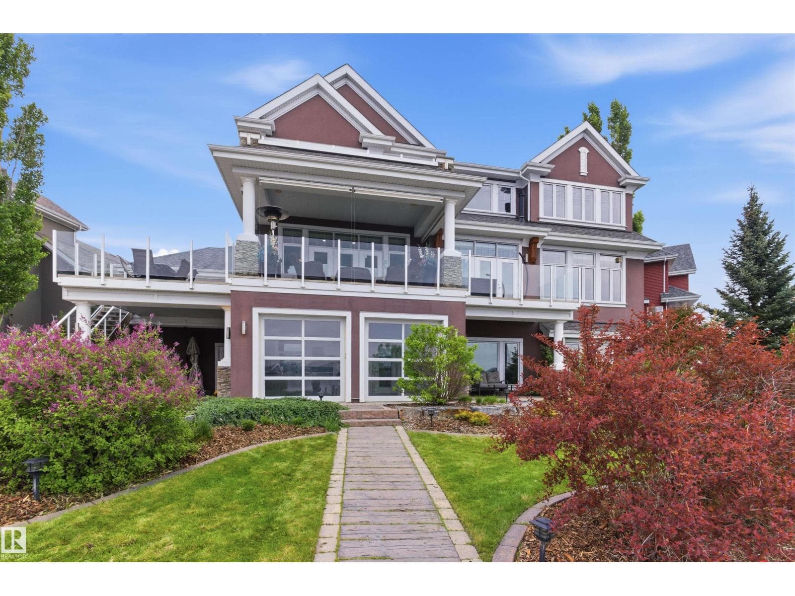 9003 16 AV SW — photo 3