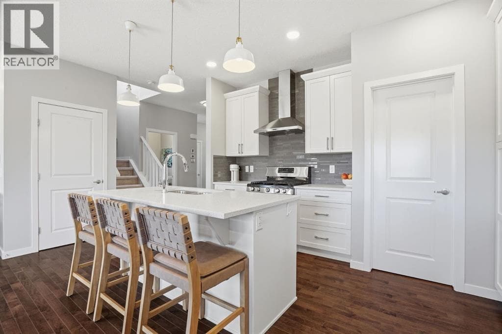 81 Mount Rae Heights — photo 4