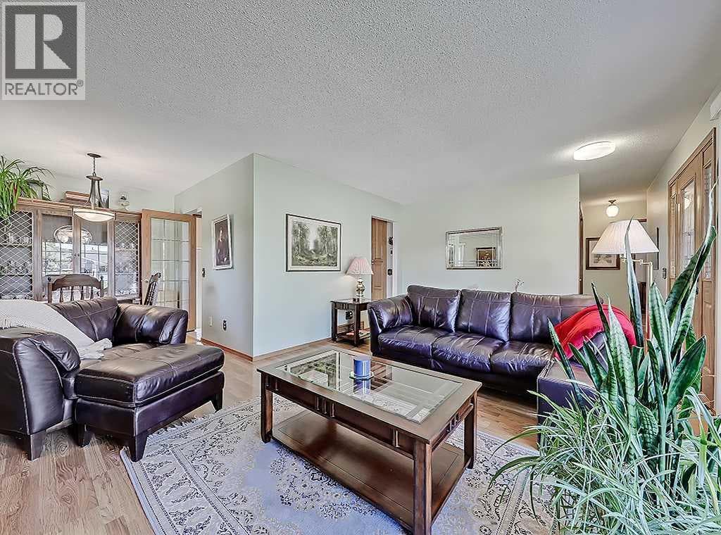 728 Parkvalley Road SE — photo 5