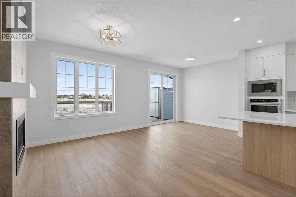 159 Greenwich Drive NW — photo 4