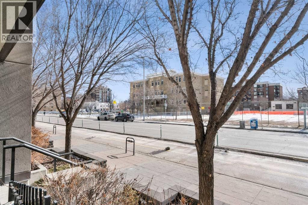 1132 12 Avenue SW — photo 4