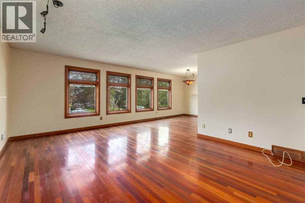 80 Macewan Glen Road NW — photo 3