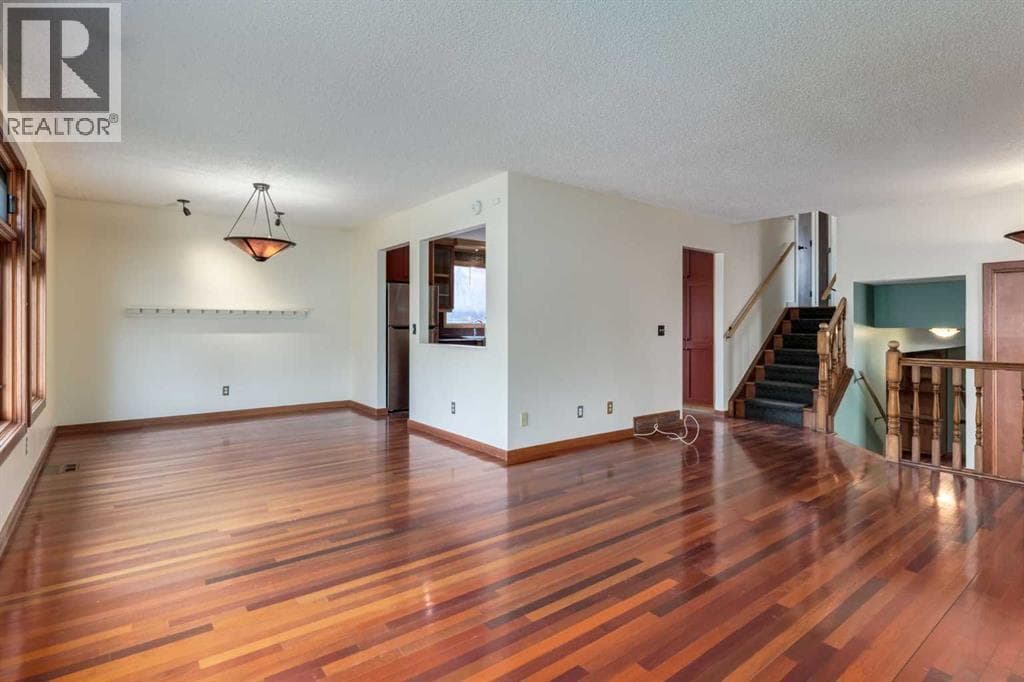 80 Macewan Glen Road NW — photo 5