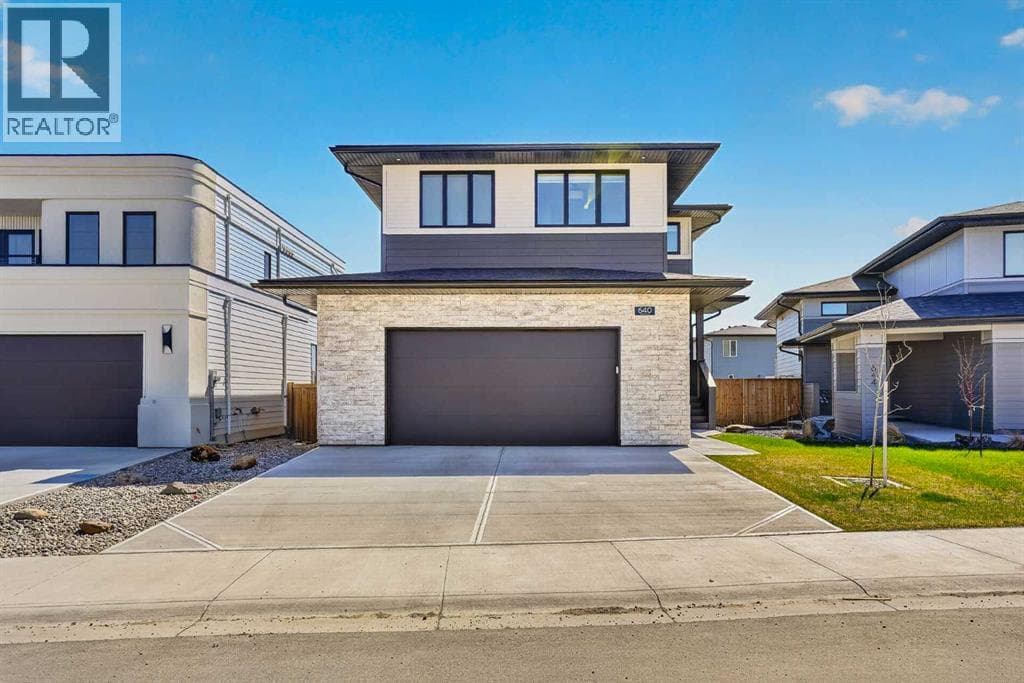 640 Devonia Road W — photo 2