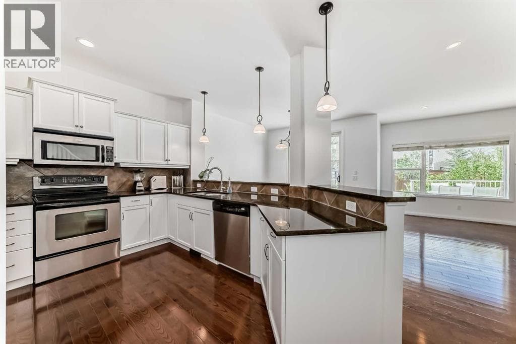 27 Aspen Hills Close SW — photo 5