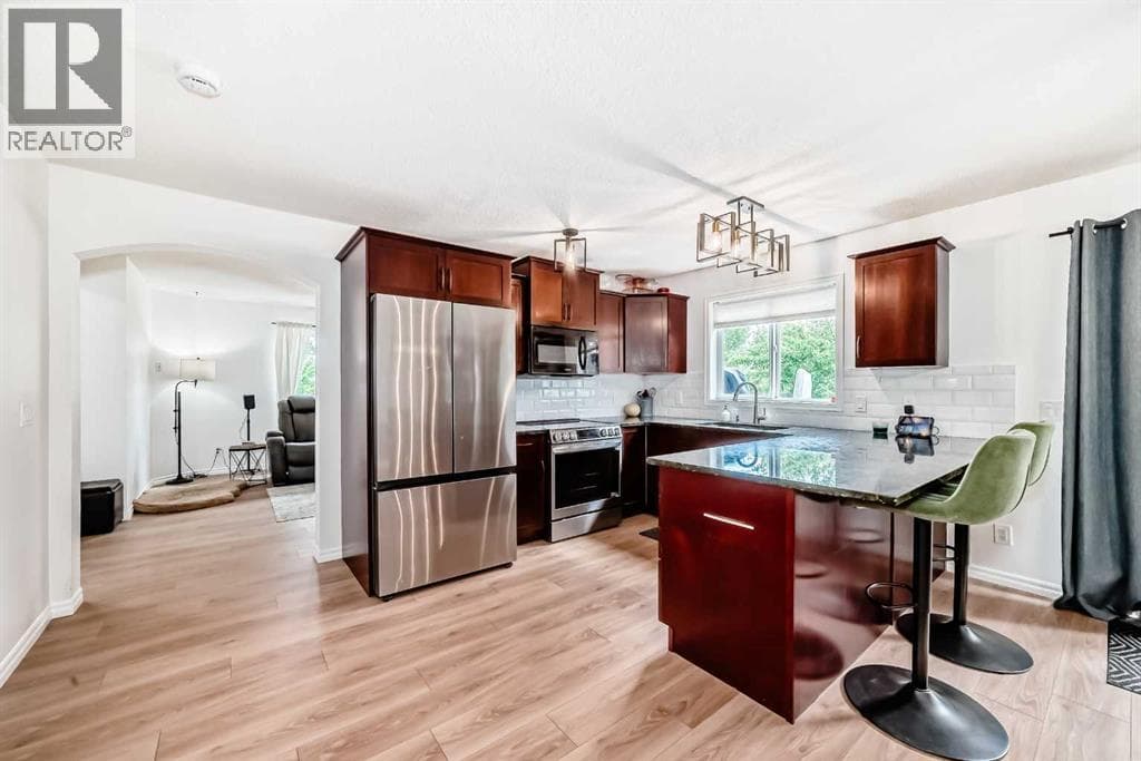 21 Mckinnon Street NW — photo 5