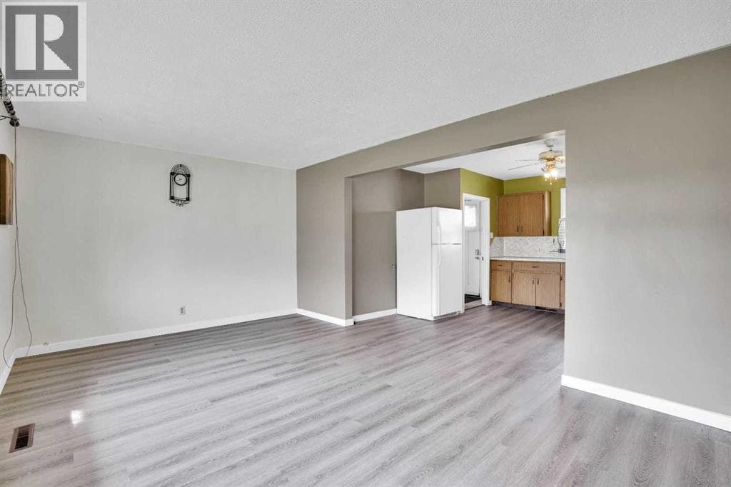 8316 43 Avenue NW — photo 5