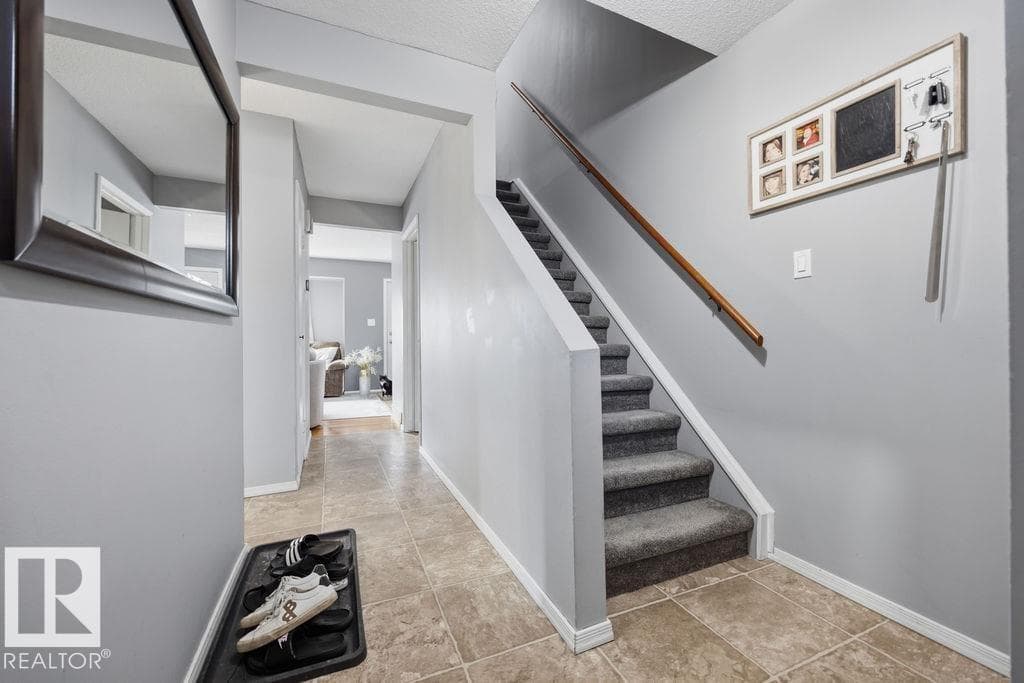 243 DICKINSFIELD CT NW — photo 3