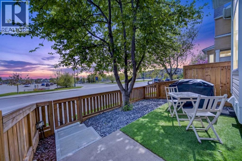 203 McKenzie Towne Gate SE — photo 4