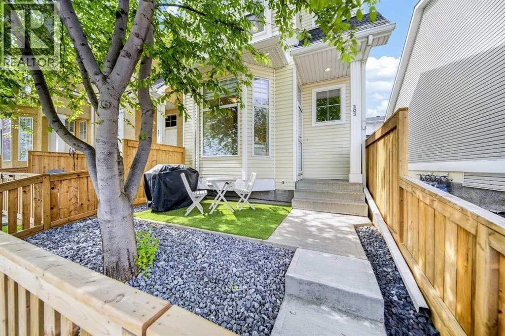 203 McKenzie Towne Gate SE — photo 3