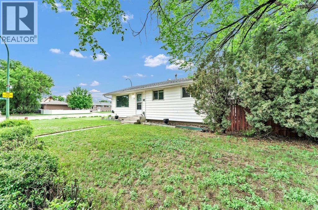 794 Black Boulevard NW — photo 3