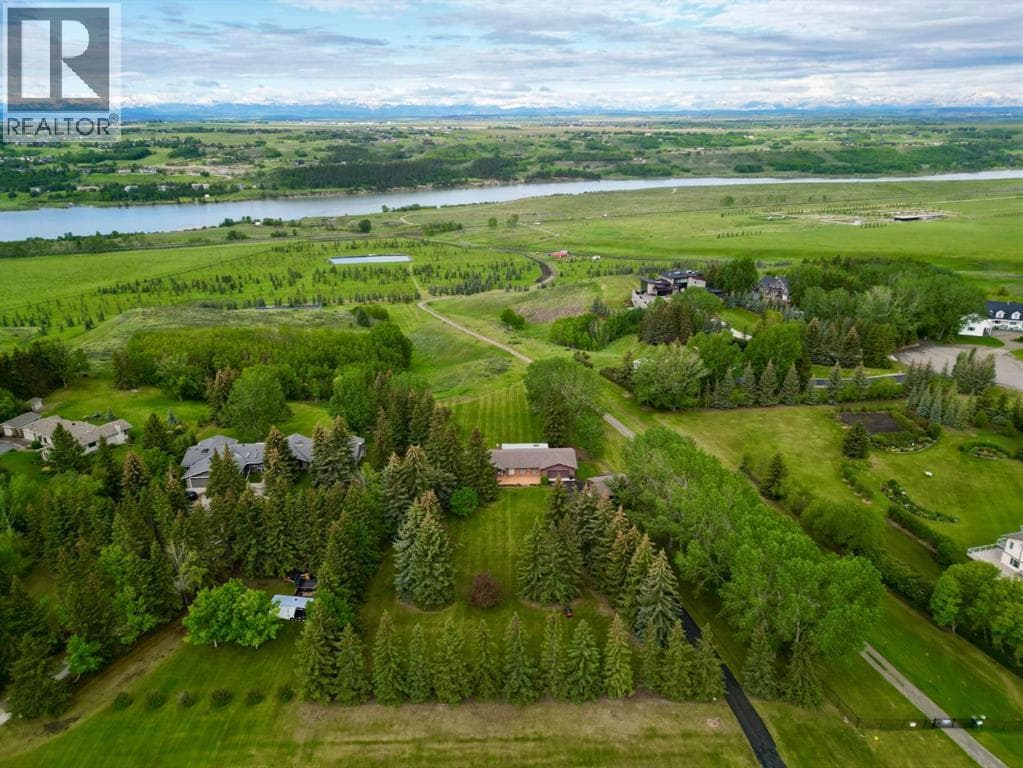 119 Bearspaw Village Crescent