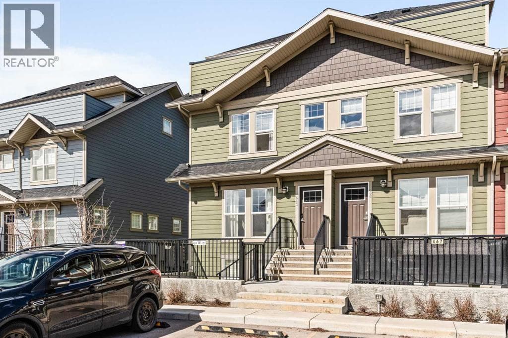 463 Cranbrook Square SE — photo 2