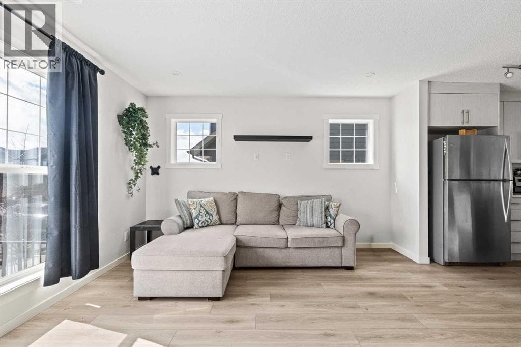 463 Cranbrook Square SE — photo 5