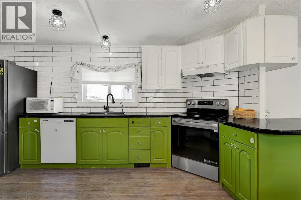 119 Clark Crescent — photo 4