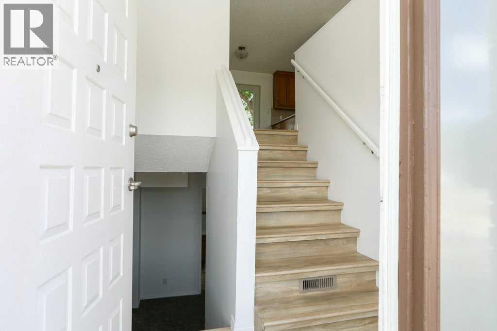 316 Leaside Avenue S — photo 3
